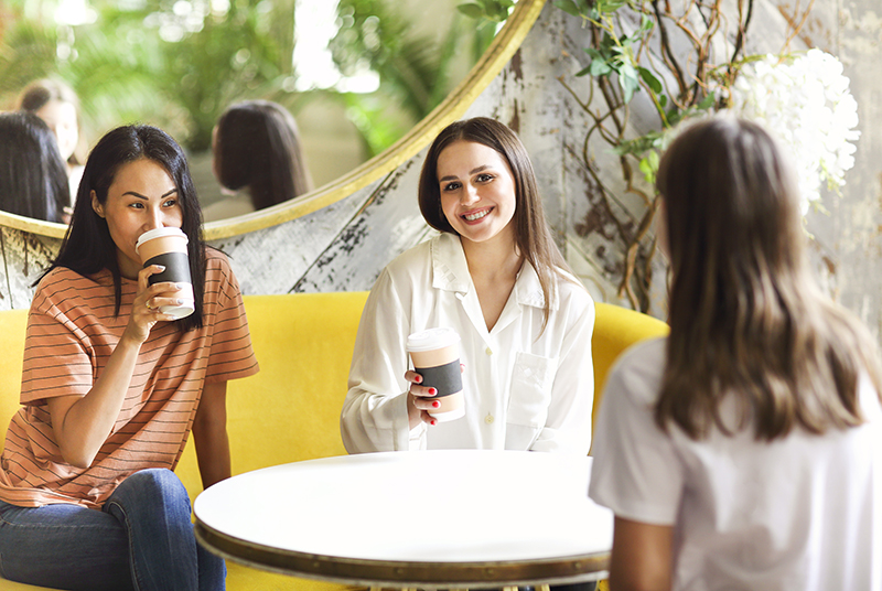 Papírpoharak árusítása: Útmutató a kiválasztáshoz és szállításhoz