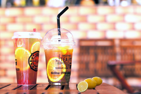 Útmutató a PET csésze fedelekhez: Dome fedél vs lapos fedél